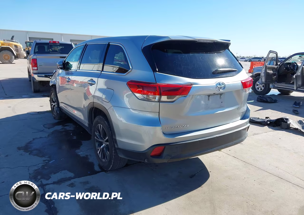 2019 Toyota Highlander Le VIN:5TDZZRFH6KS314248 - 3