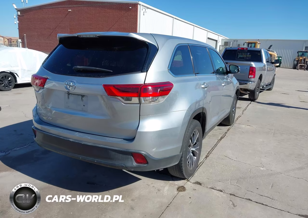 2019 Toyota Highlander Le VIN:5TDZZRFH6KS314248 - 4