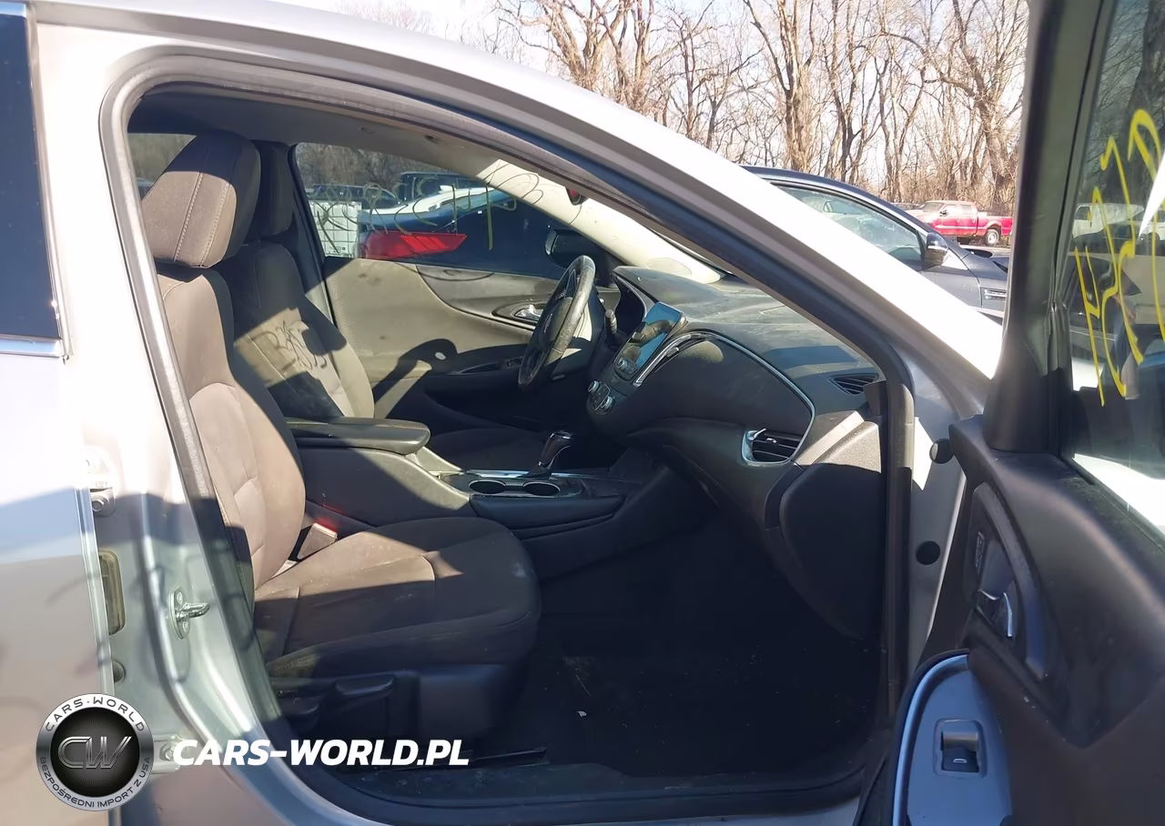 2018 Chevrolet Malibu Lt VIN:1G1ZD5ST3JF150160 - 5