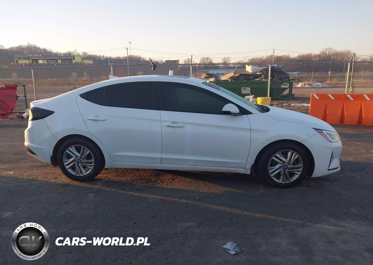 2019 Hyundai Elantra Value Edition VIN:5NPD84LF3KH458834 - 13