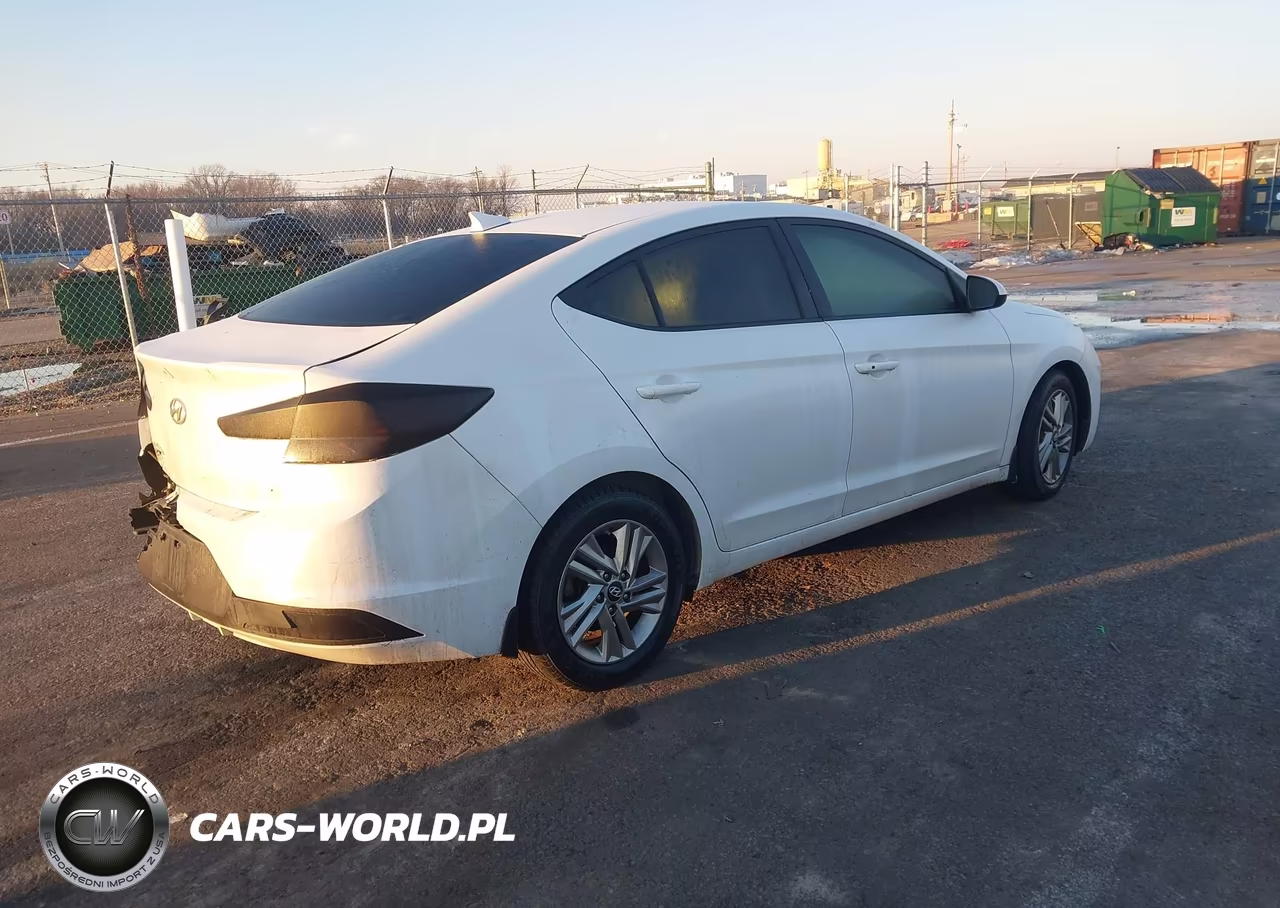 2019 Hyundai Elantra Value Edition VIN:5NPD84LF3KH458834 - 4
