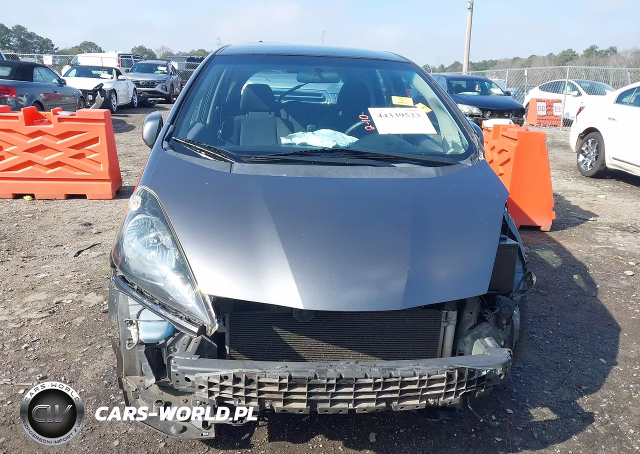 2012 Honda Fit Sport VIN:JHMGE8H55CC012452 - 13