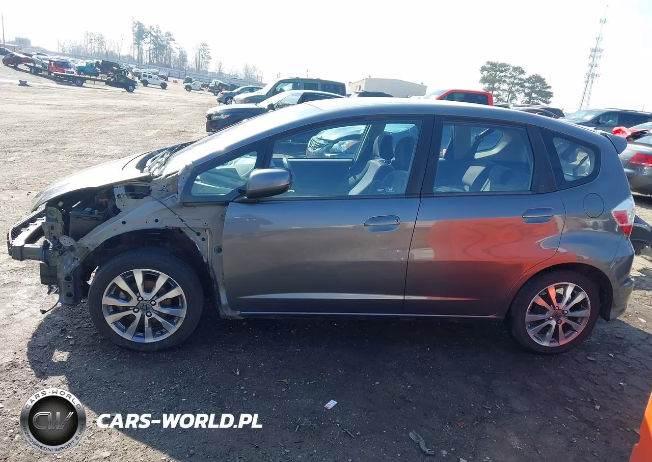 2012 Honda Fit Sport VIN:JHMGE8H55CC012452 - 15