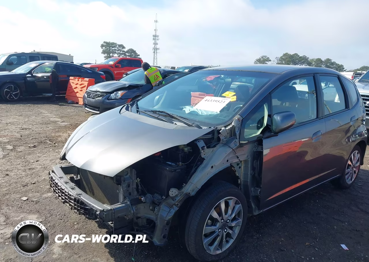 2012 Honda Fit Sport VIN:JHMGE8H55CC012452 - 6
