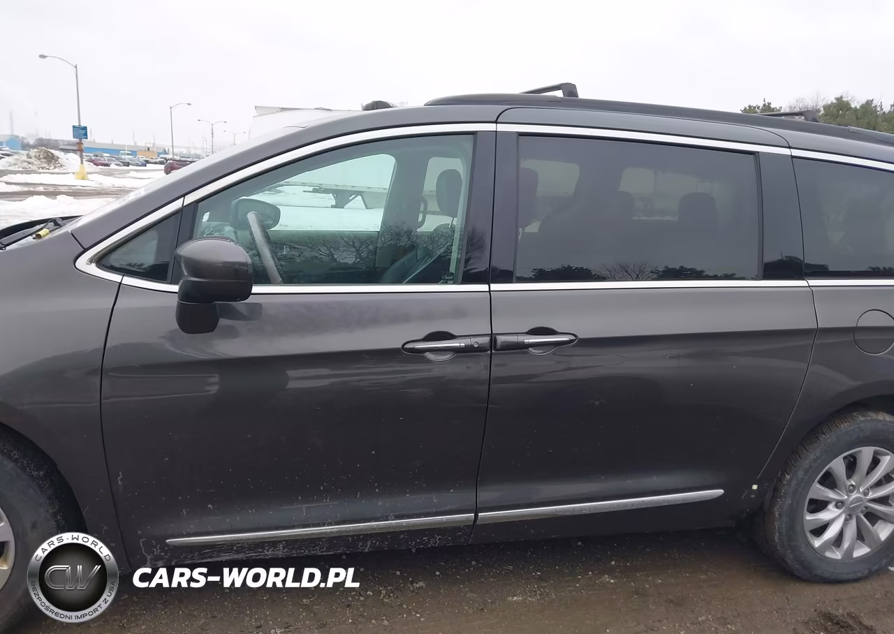 2017 Chrysler Pacifica Touring-L VIN:2C4RC1BG0HR795812 - 14
