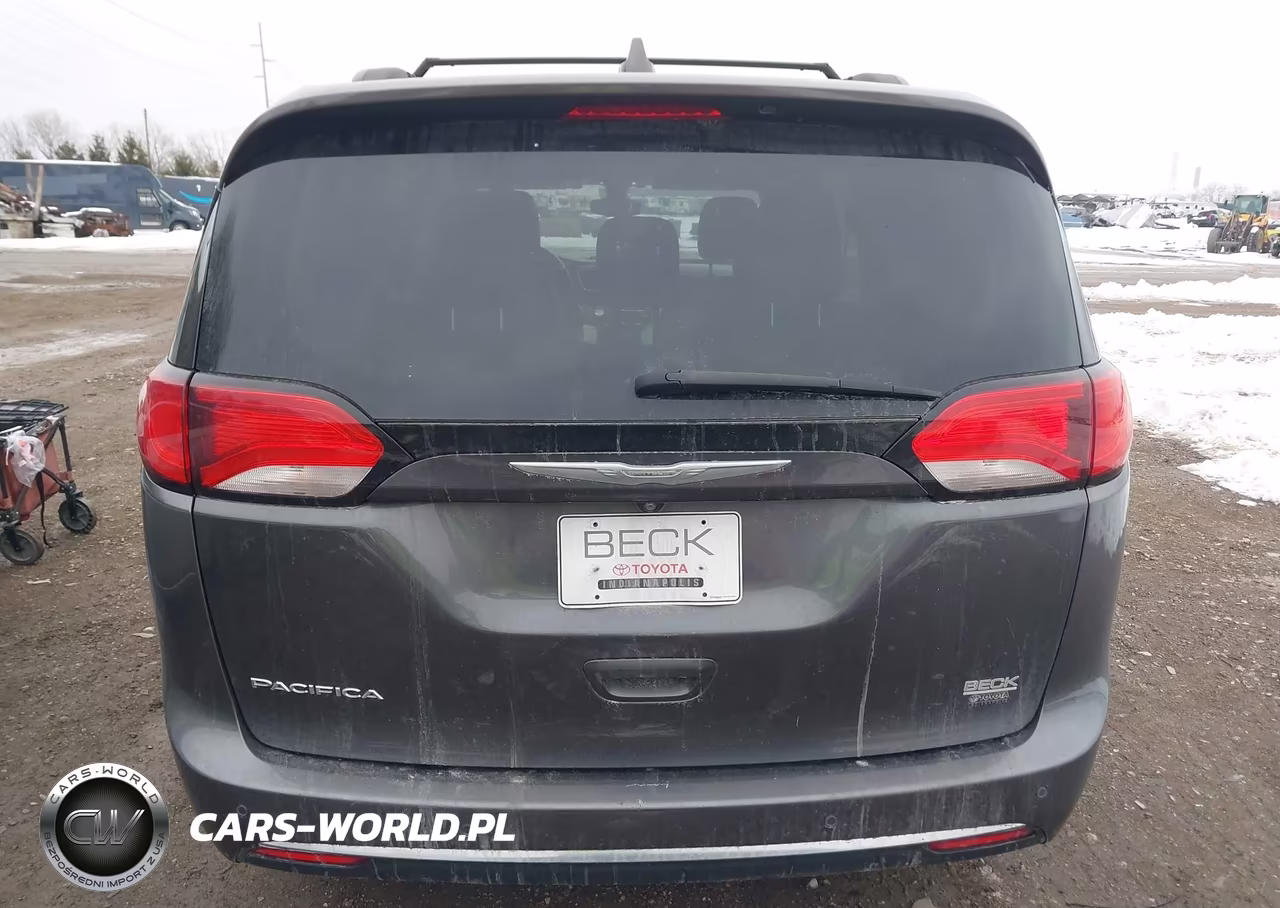 2017 Chrysler Pacifica Touring-L VIN:2C4RC1BG0HR795812 - 16