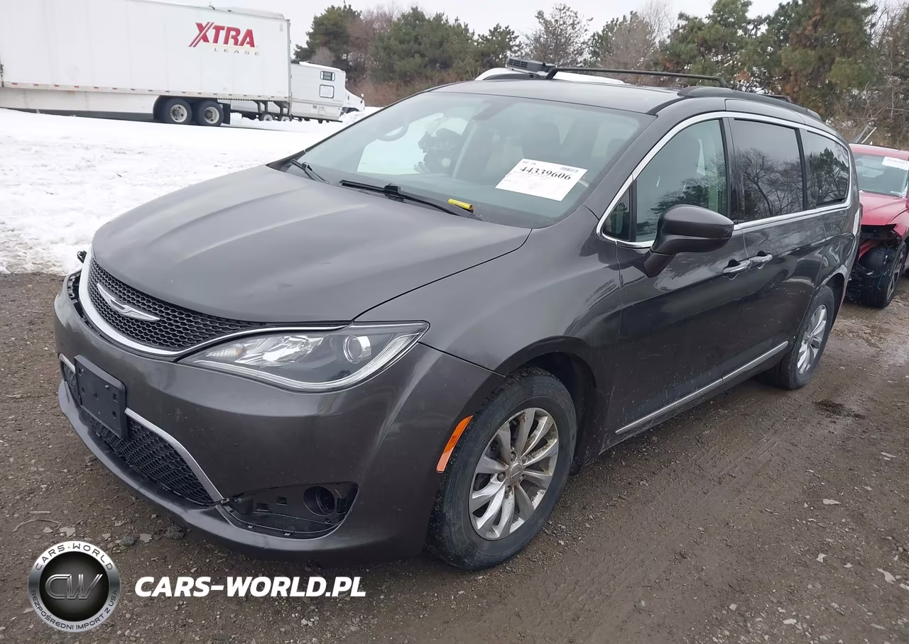 2017 Chrysler Pacifica Touring-L VIN:2C4RC1BG0HR795812 - 2