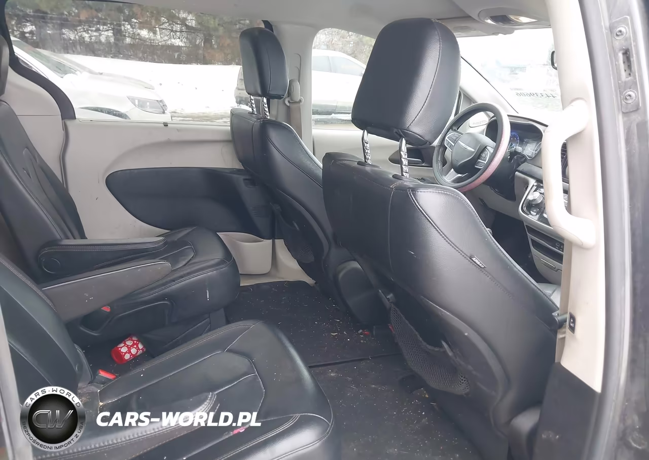2017 Chrysler Pacifica Touring-L VIN:2C4RC1BG0HR795812 - 8