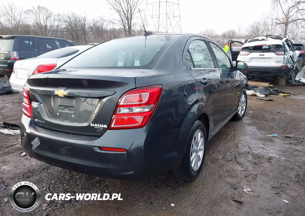 2019 Chevrolet Sonic Lt Auto VIN:1G1JD5SB5K4119249 - 4