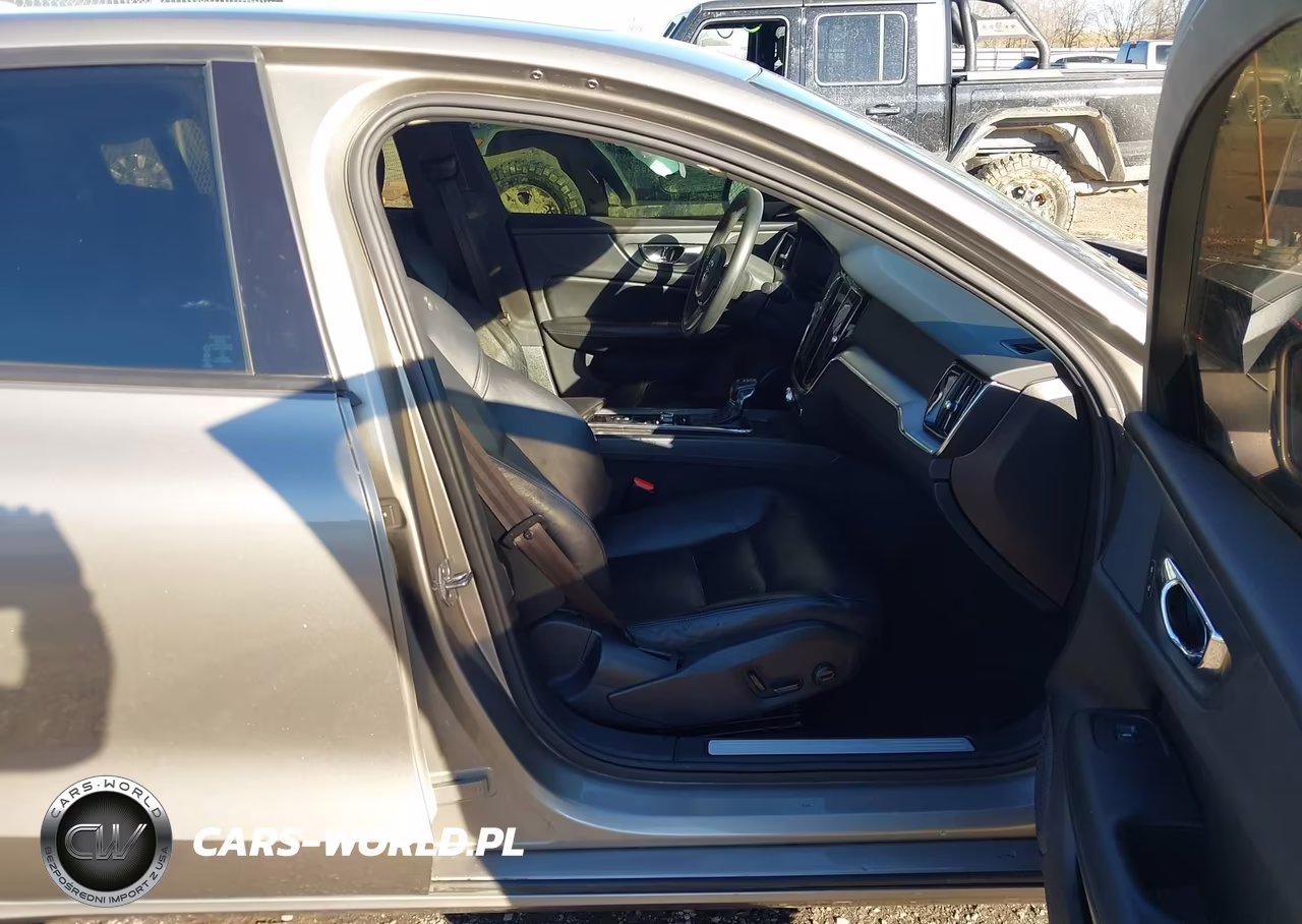 2019 Volvo S60 T5 Momentum VIN:7JR102FK3KG006444 - 5