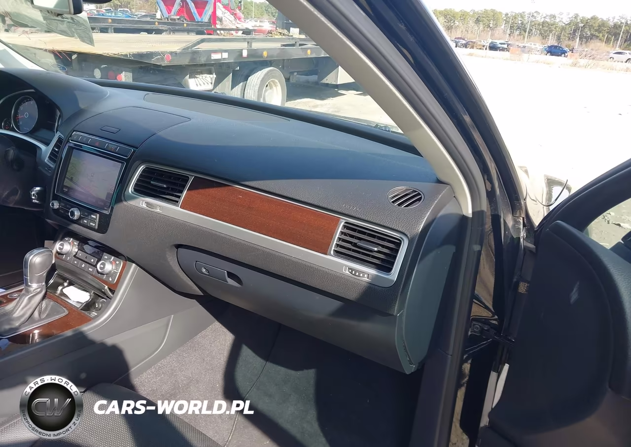 2016 Volkswagen Touareg Vr6 Lux VIN:WVGEF9BP5GD011156 - 5