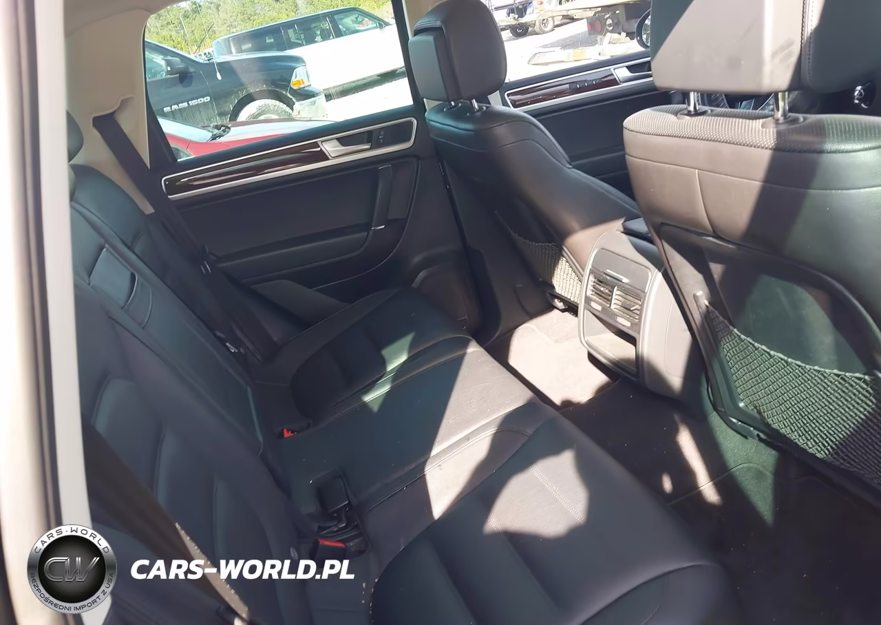 2016 Volkswagen Touareg Vr6 Lux VIN:WVGEF9BP5GD011156 - 8