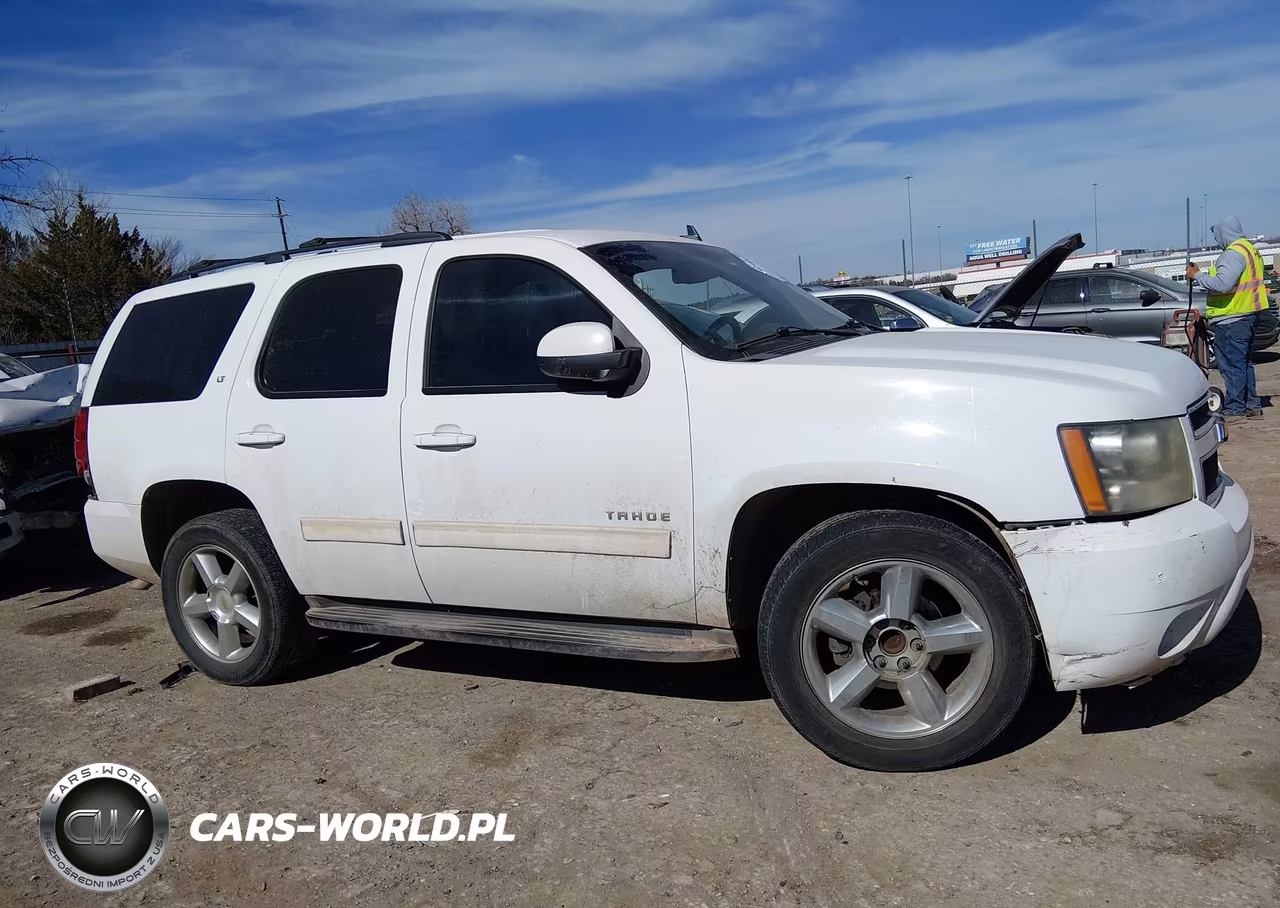 2011 Chevrolet Tahoe Lt VIN:1GNSCBE01BR120268 - 13