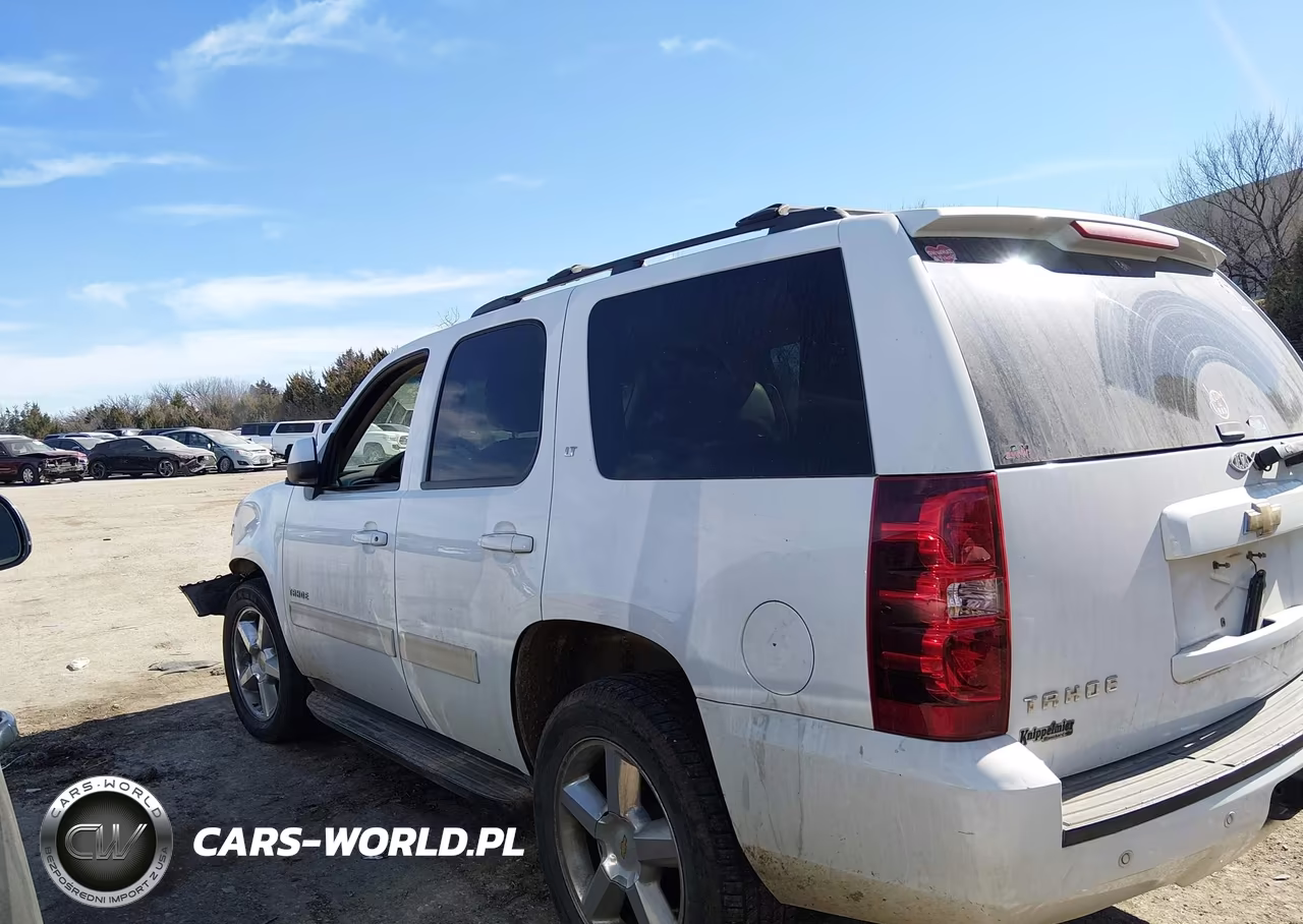 2011 Chevrolet Tahoe Lt VIN:1GNSCBE01BR120268 - 14