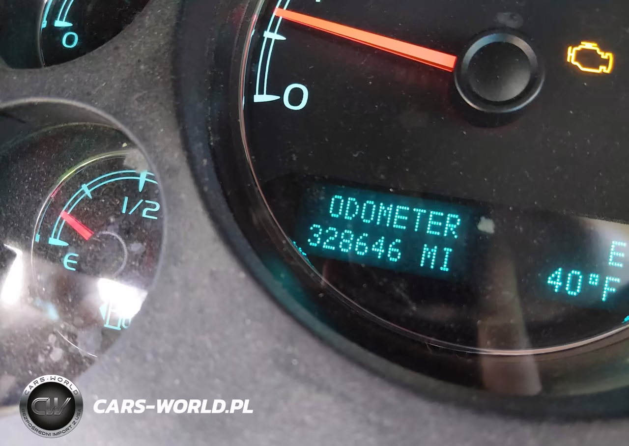 2011 Chevrolet Tahoe Lt VIN:1GNSCBE01BR120268 - 15