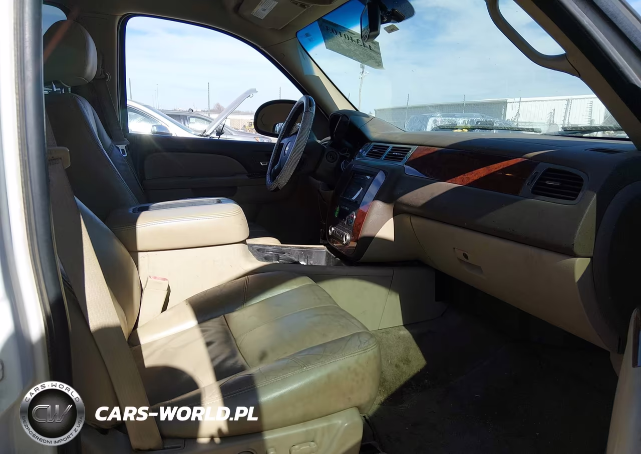 2011 Chevrolet Tahoe Lt VIN:1GNSCBE01BR120268 - 5