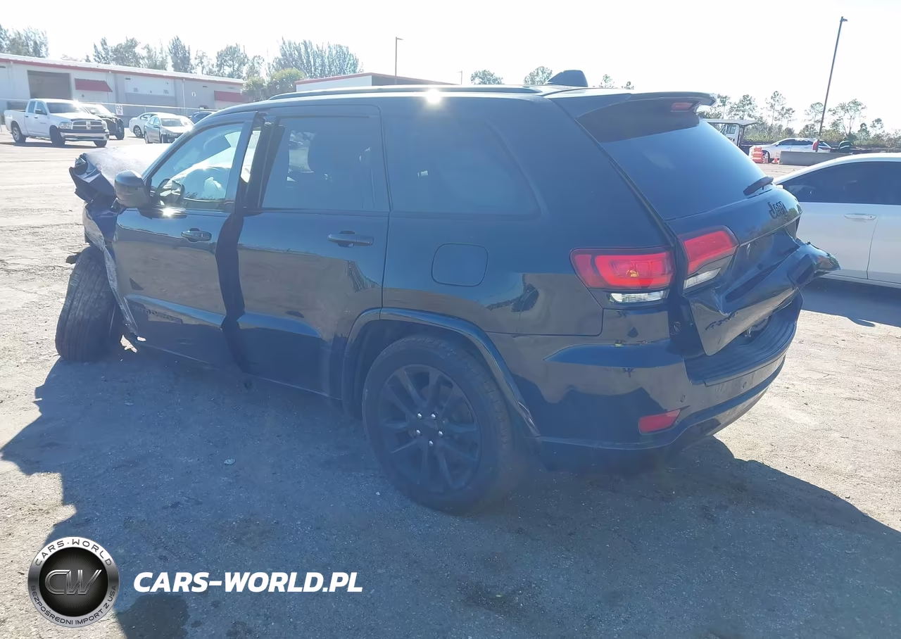 2020 Jeep Grand Cherokee Altitude 4X4 VIN:1C4RJFAG5LC255586 - 3