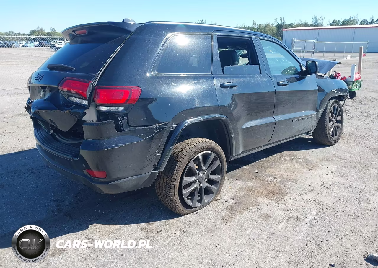 2020 Jeep Grand Cherokee Altitude 4X4 VIN:1C4RJFAG5LC255586 - 4
