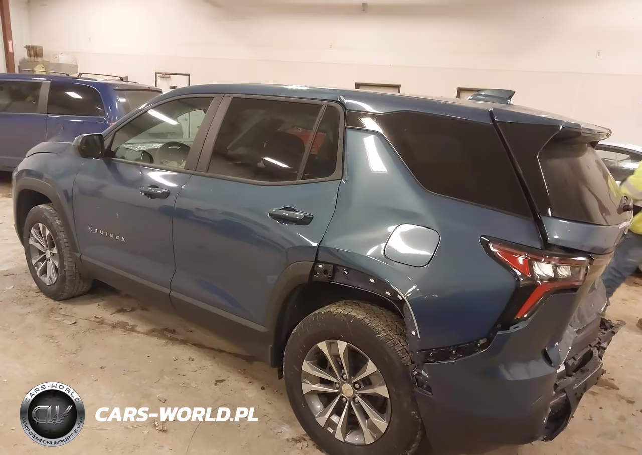 2026 Chevrolet Equinox Fwd Lt VIN:3GNAXHEG8TL235510 - 3