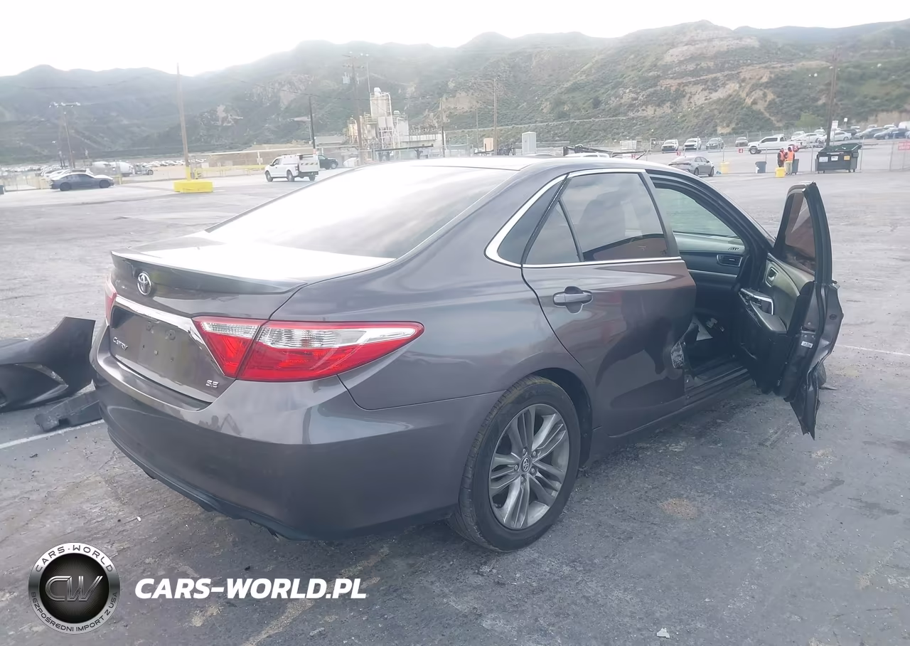 2017 Toyota Camry Se VIN:4T1BF1FK7HU286127 - 4