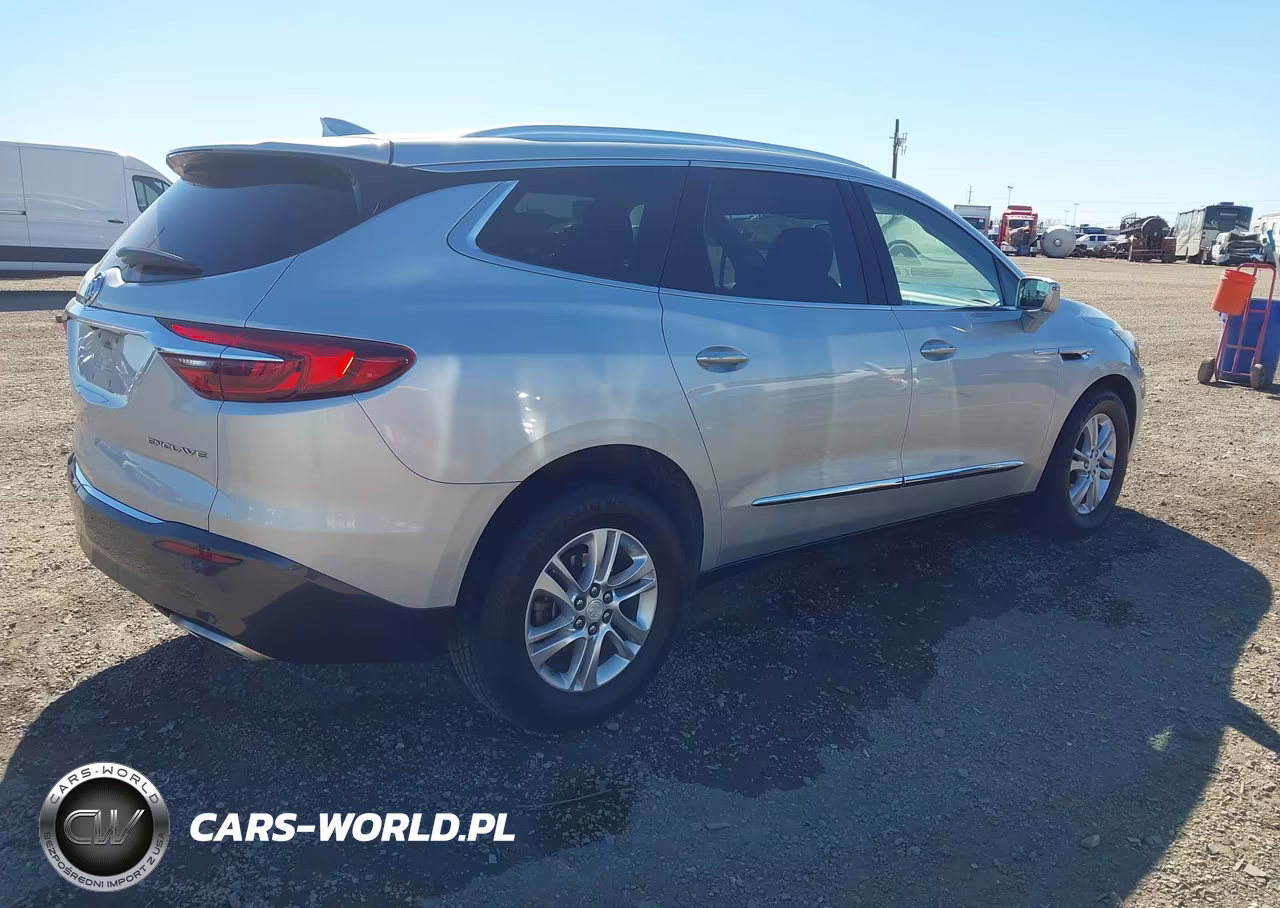 2018 Buick Enclave Essence VIN:5GAERBKW9JJ210005 - 4