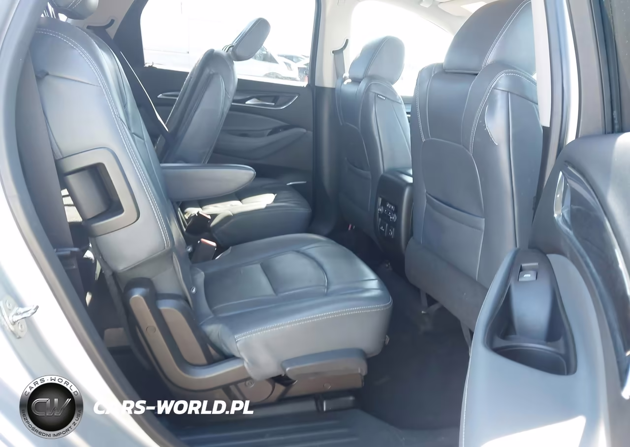 2018 Buick Enclave Essence VIN:5GAERBKW9JJ210005 - 8