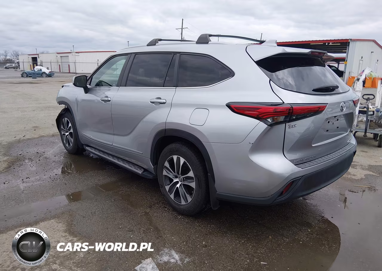 2023 Toyota Highlander Xle VIN:5TDKDRAH2PS520522 - 3