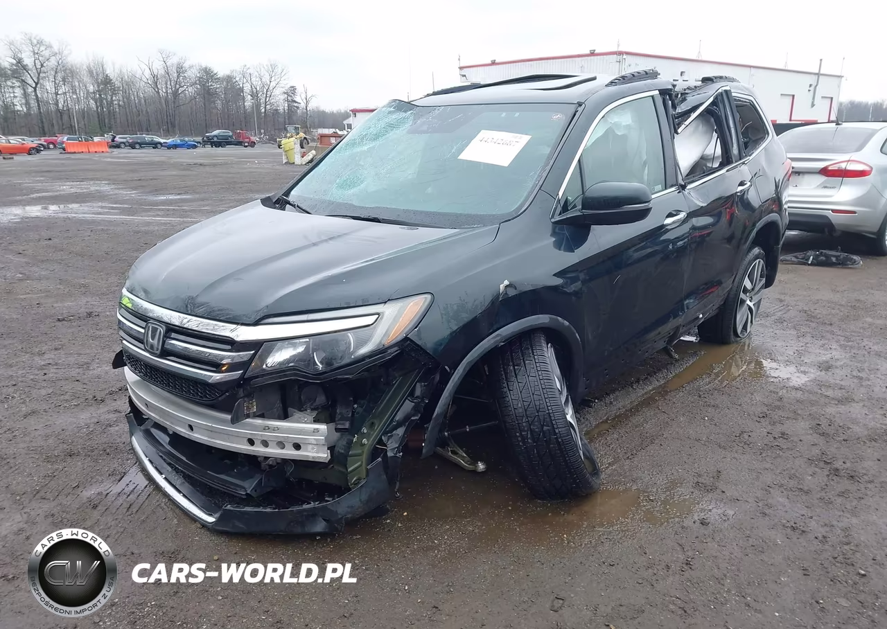 2018 Honda Pilot Touring VIN:5FNYF6H99JB000492 - 2