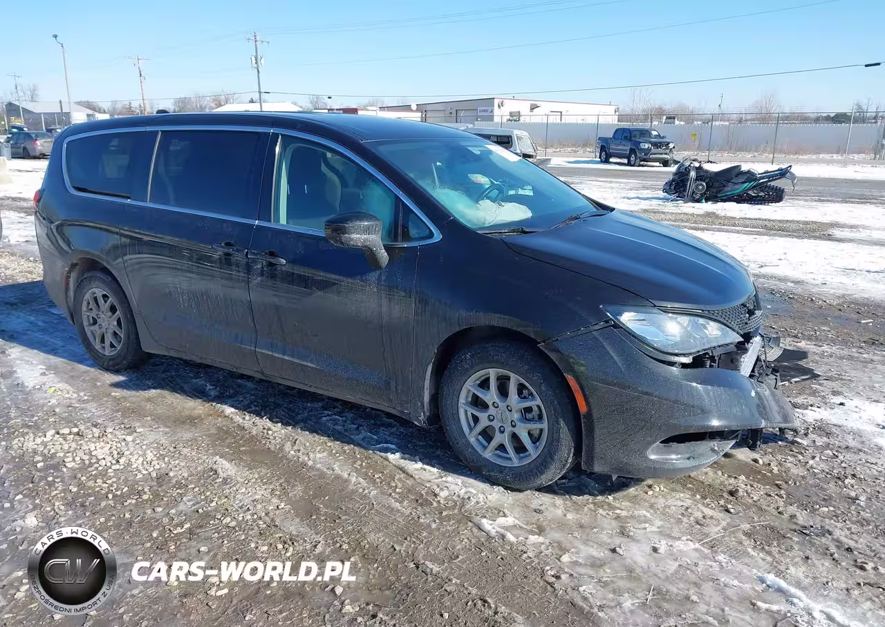 2024 Chrysler Voyager Lx