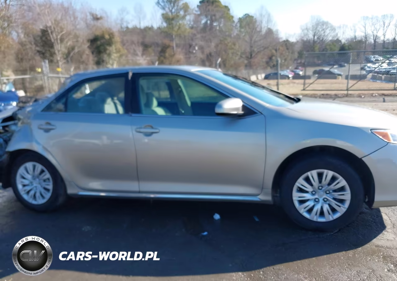2013 Toyota Camry Le VIN:4T4BF1FK5DR323532 - 13