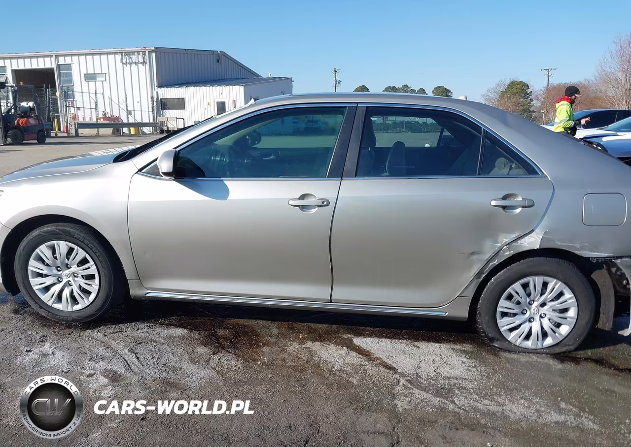 2013 Toyota Camry Le VIN:4T4BF1FK5DR323532 - 14
