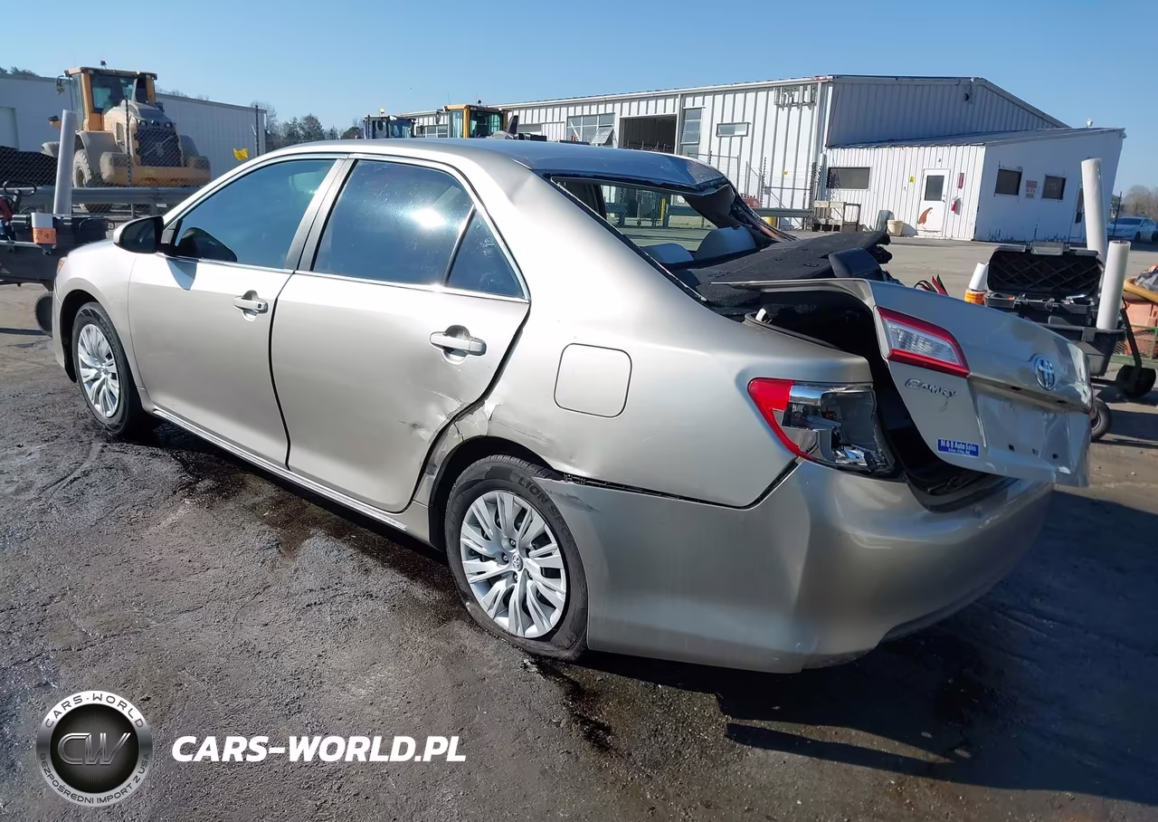 2013 Toyota Camry Le VIN:4T4BF1FK5DR323532 - 3