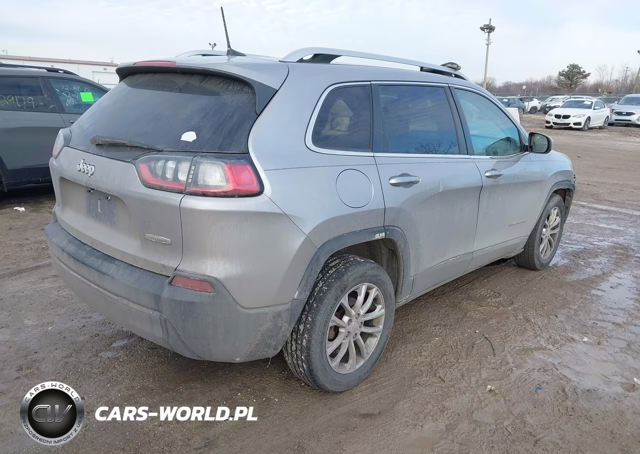 2019 Jeep Cherokee Latitude Fwd VIN:1C4PJLCB0KD134383 - 4