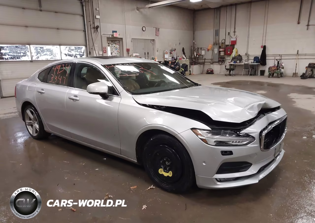 2017 Volvo S90 T5 Momentum