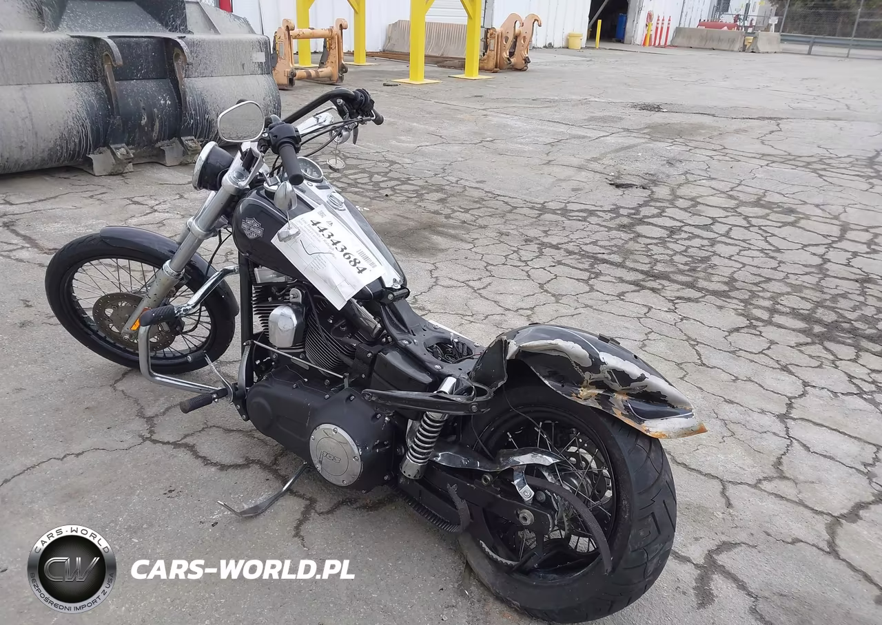 2014 Harley-Davidson Fxdwg Dyna Wide Glide VIN:1HD1GPM15EC328319 - 3