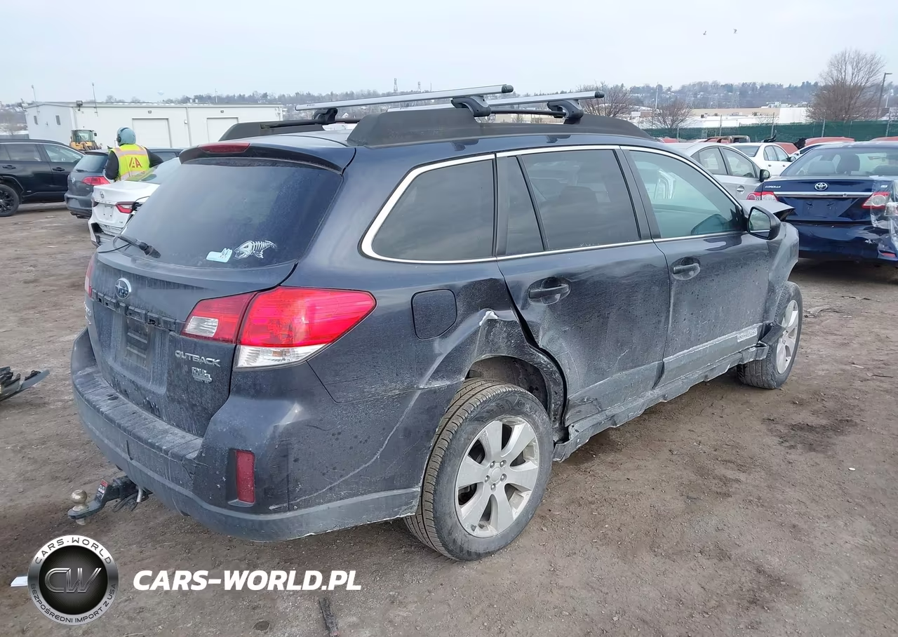 2010 Subaru Outback 2.5I Premium VIN:4S4BRBCC0A3318082 - 4