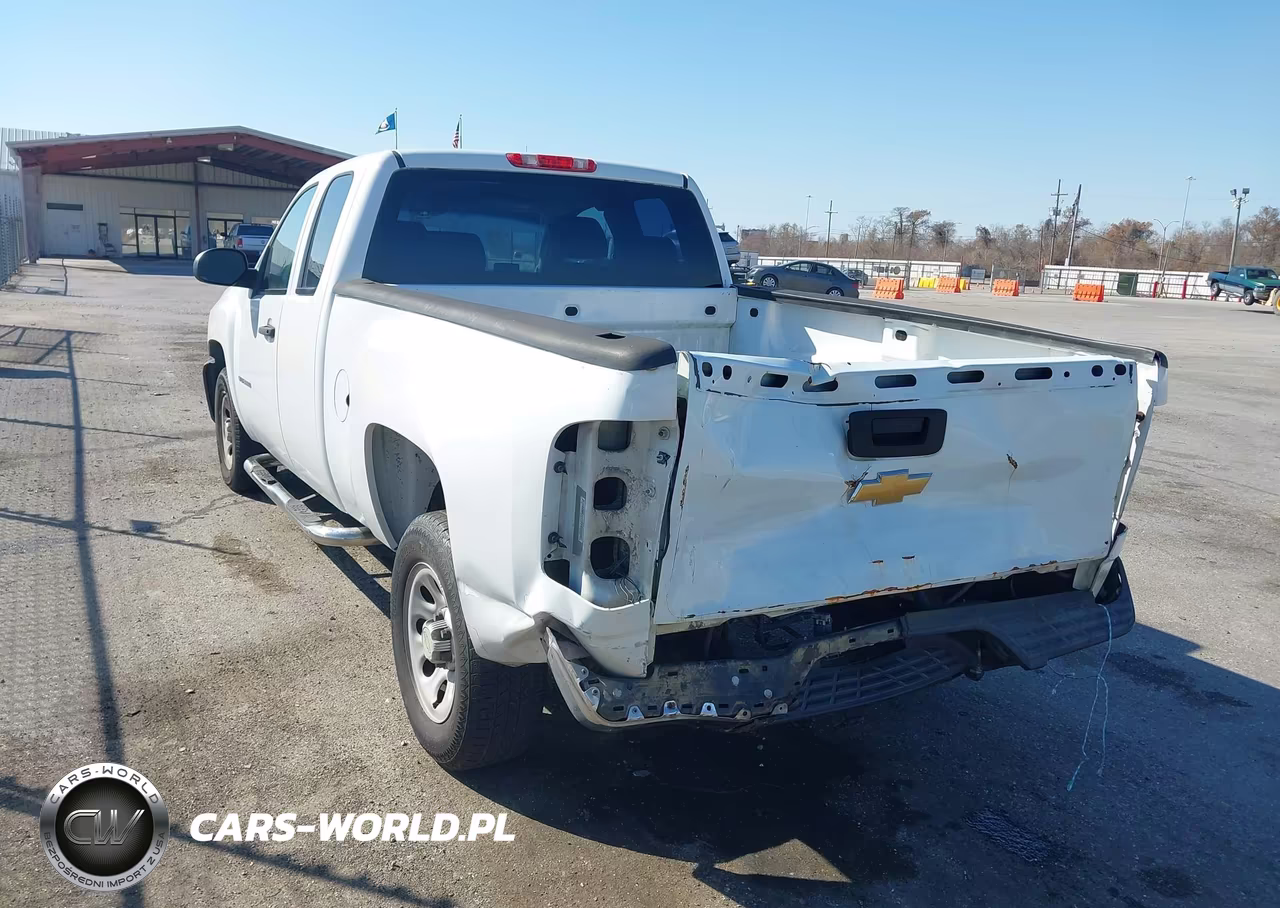2013 Chevrolet Silverado 1500 Work Truck VIN:1GCRCPE00DZ169212 - 3