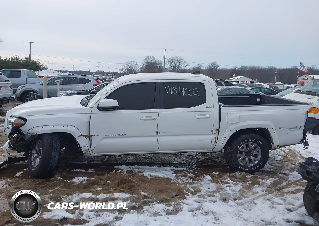 2018 Toyota Tacoma Sr5 V6 VIN:3TMAZ5CN5JM064001 - 15