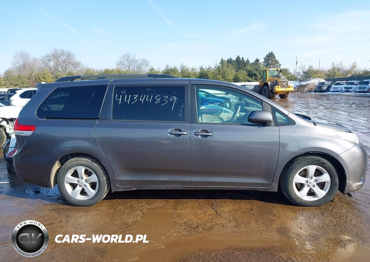 2012 Toyota Sienna Le V6 8 Passenger VIN:5TDKK3DC0CS176508 - 13