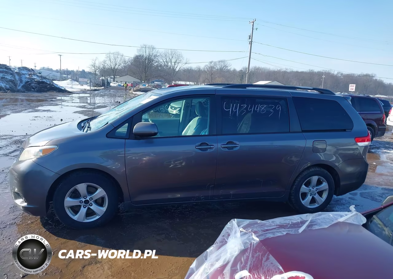 2012 Toyota Sienna Le V6 8 Passenger VIN:5TDKK3DC0CS176508 - 14