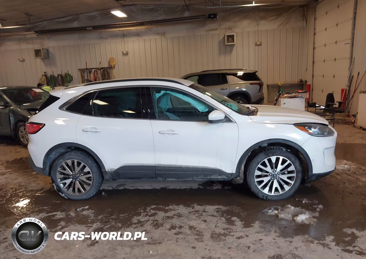 2021 Ford Escape Titanium VIN:1FMCU9J96MUA58031 - 13