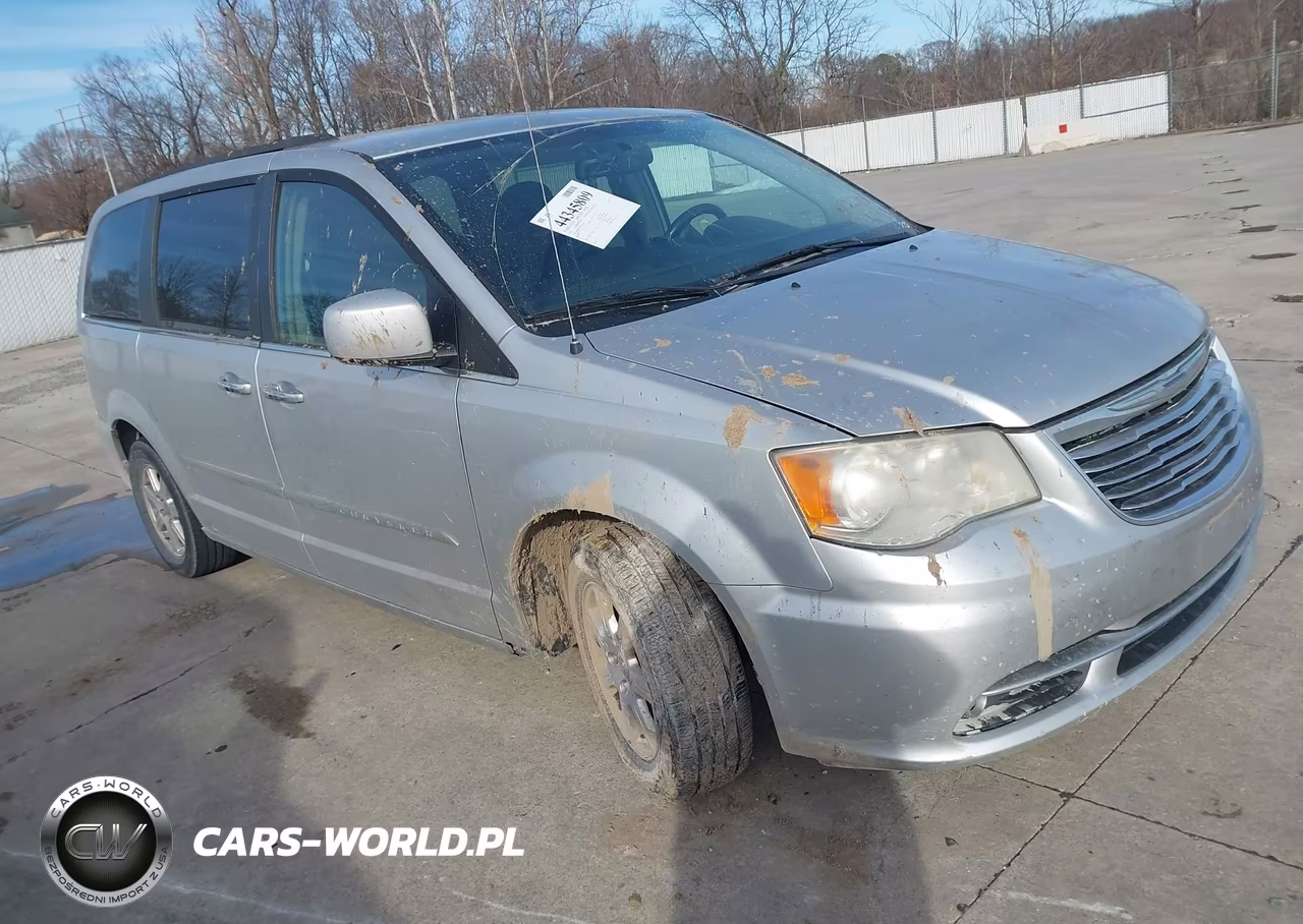 2012 Chrysler Town & Country Touring – zdjęcie 1 z 11
