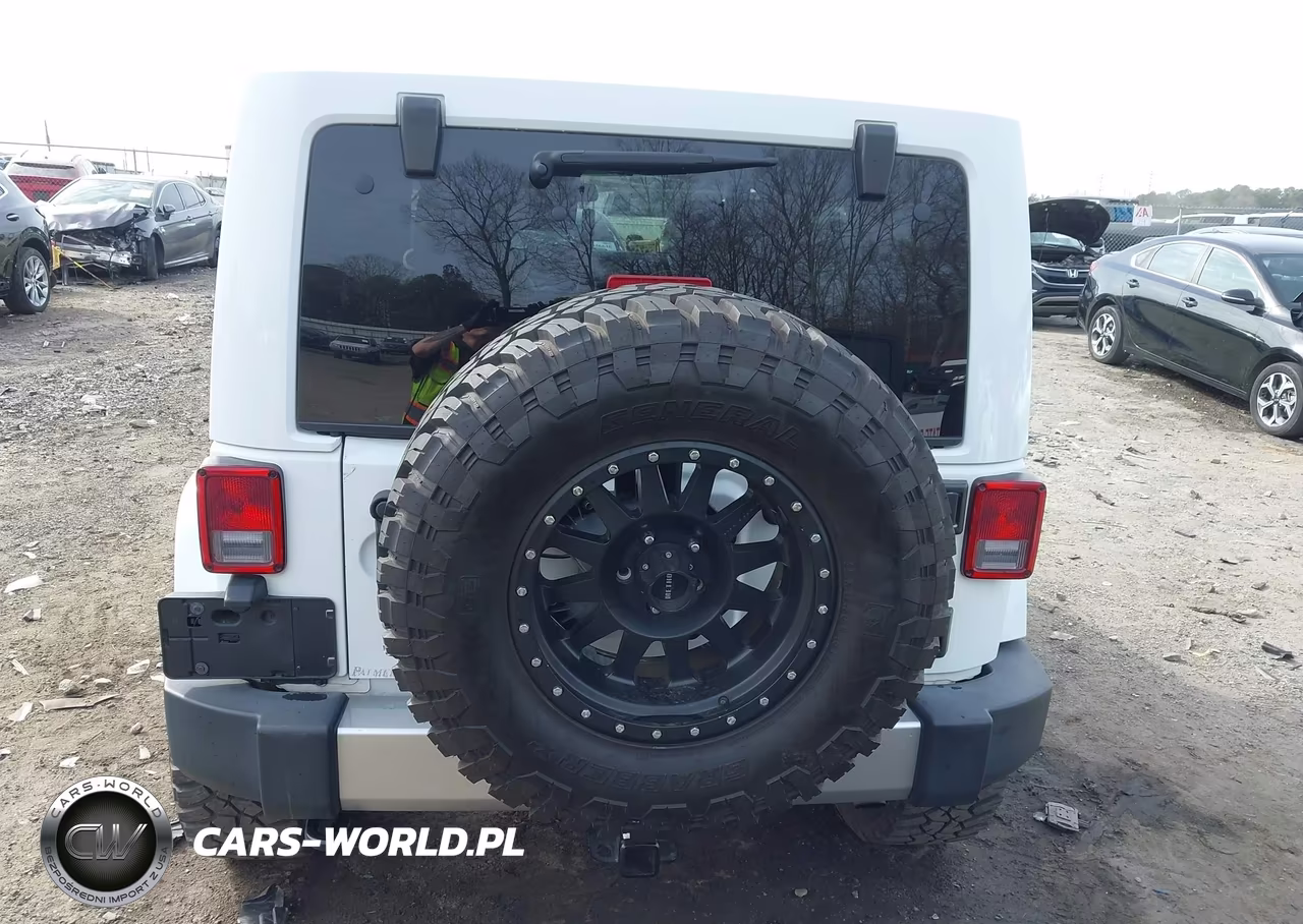 2017 Jeep Wrangler Unlimited Sahara 4X4 VIN:1C4BJWEG4HL587540 - 17