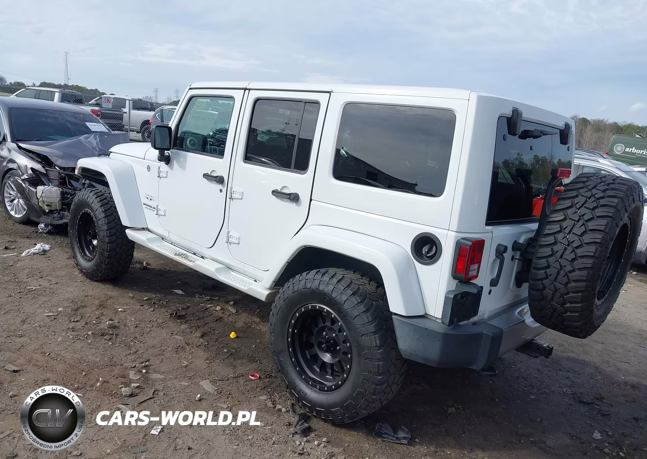 2017 Jeep Wrangler Unlimited Sahara 4X4 VIN:1C4BJWEG4HL587540 - 3
