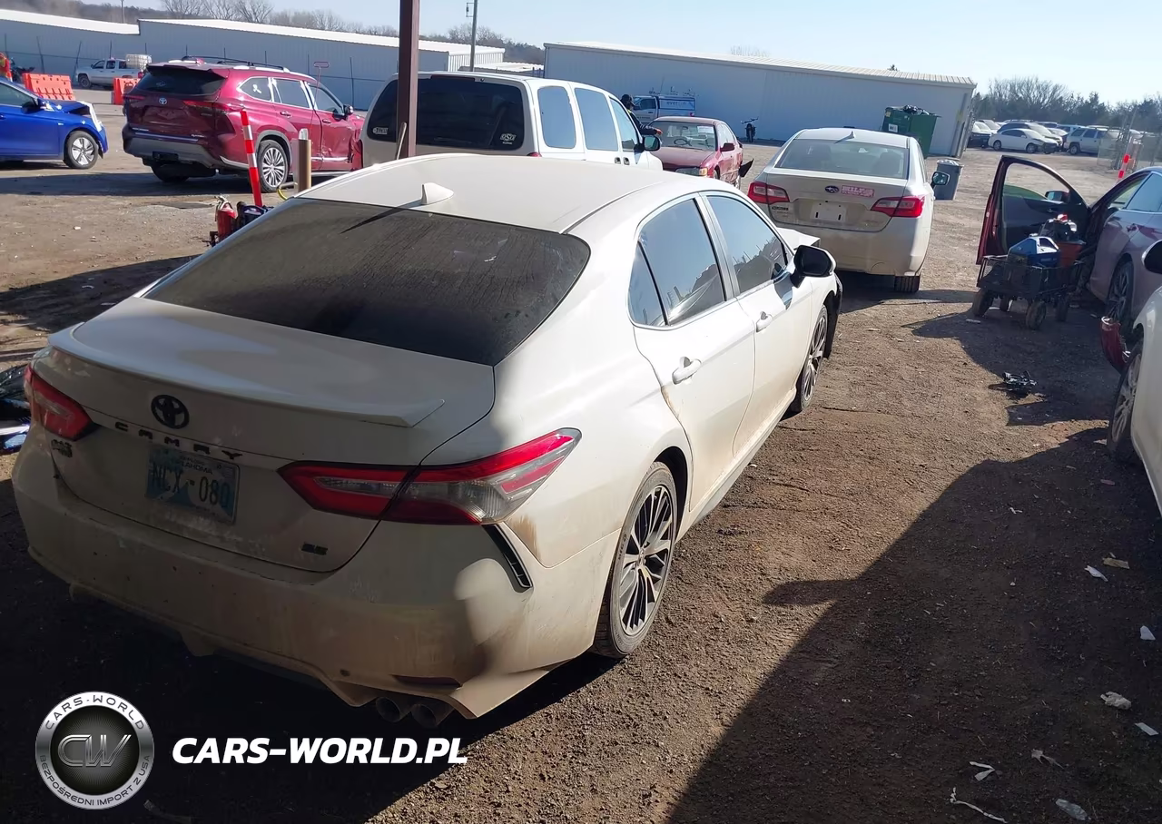 2019 Toyota Camry Se VIN:4T1B11HK0KU808180 - 4