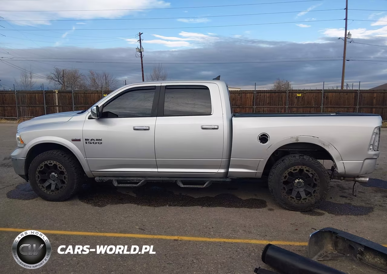2018 Ram 1500 Laramie 4X4 6'4 Box VIN:1C6RR7VT5JS109494 - 15