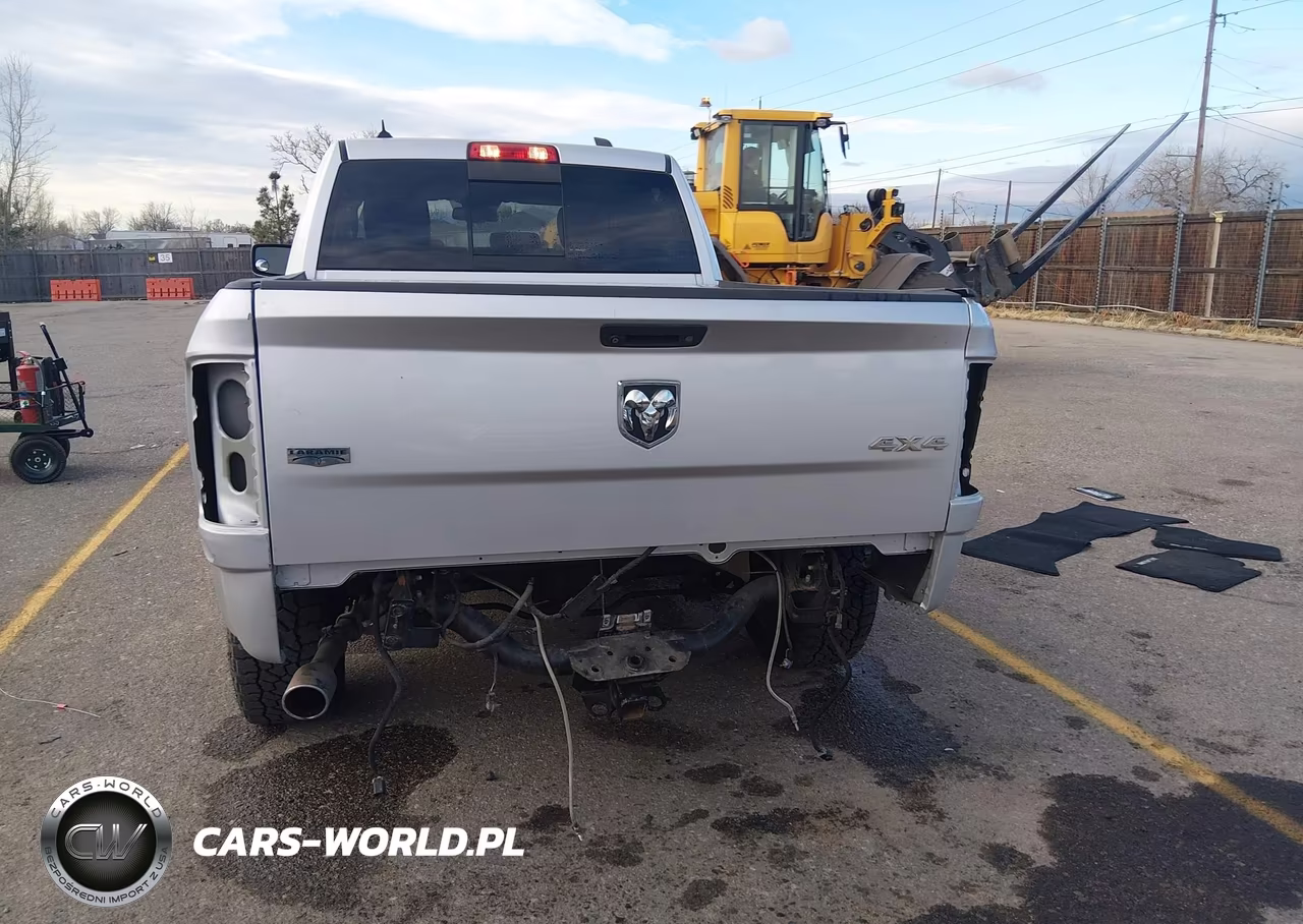 2018 Ram 1500 Laramie 4X4 6'4 Box VIN:1C6RR7VT5JS109494 - 17