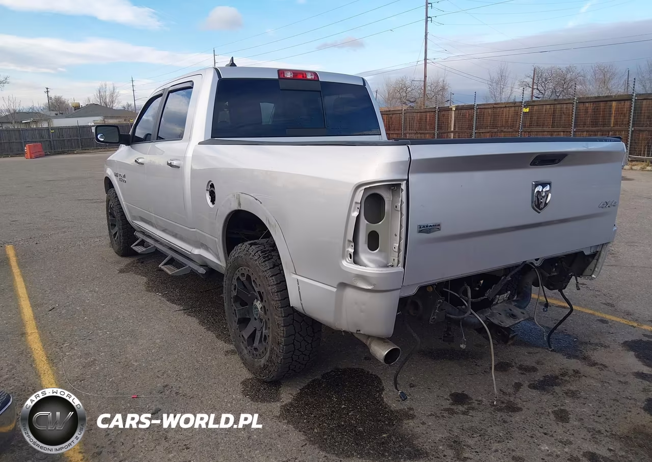2018 Ram 1500 Laramie 4X4 6'4 Box VIN:1C6RR7VT5JS109494 - 3