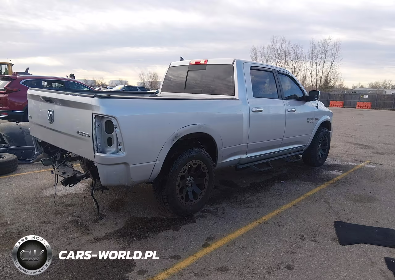 2018 Ram 1500 Laramie 4X4 6'4 Box VIN:1C6RR7VT5JS109494 - 4