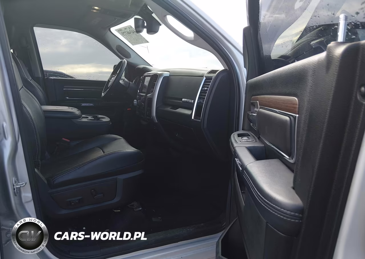 2018 Ram 1500 Laramie 4X4 6'4 Box VIN:1C6RR7VT5JS109494 - 5